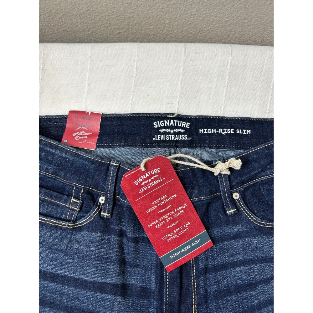 Signature by Levi Strauss & Co Stretch Soft Dark Wash High-Rise Slim jeans 12/31 - Picture 5 of 13